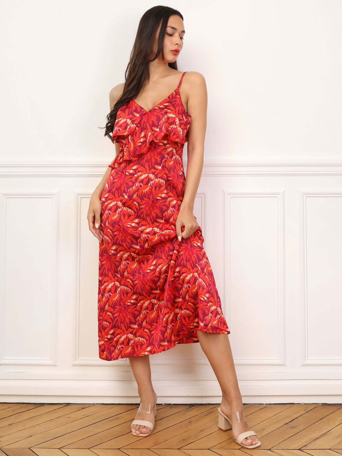 La modeuse robe rouge sale