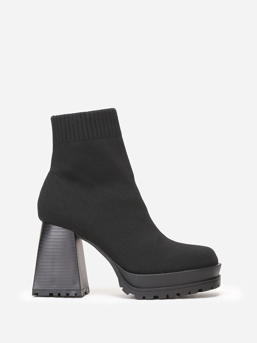 bottines zara chaussettes