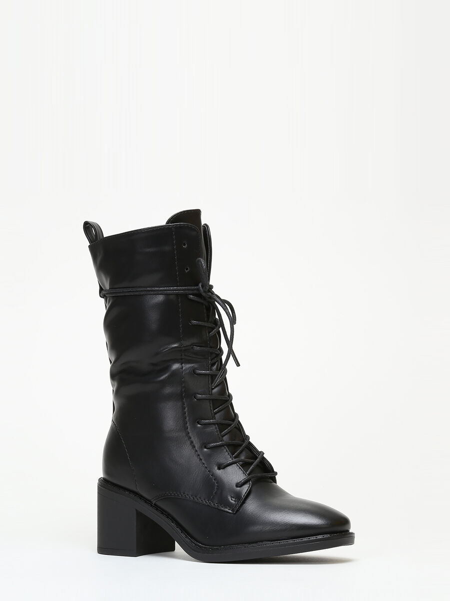 Bottines mi hautes lacets