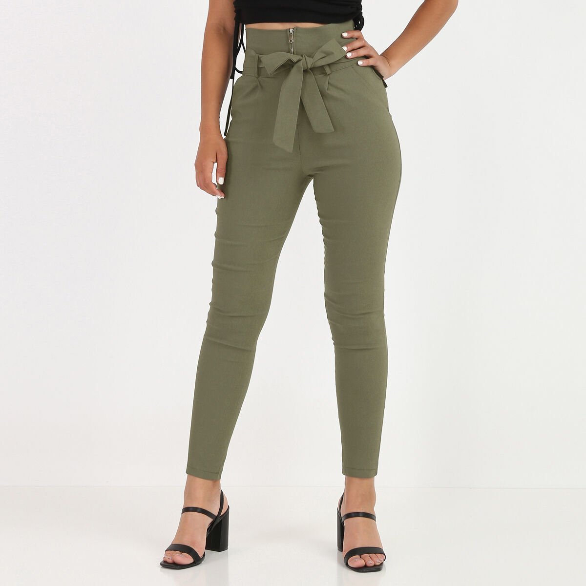 Pantalon taille haute avec ceinture sale