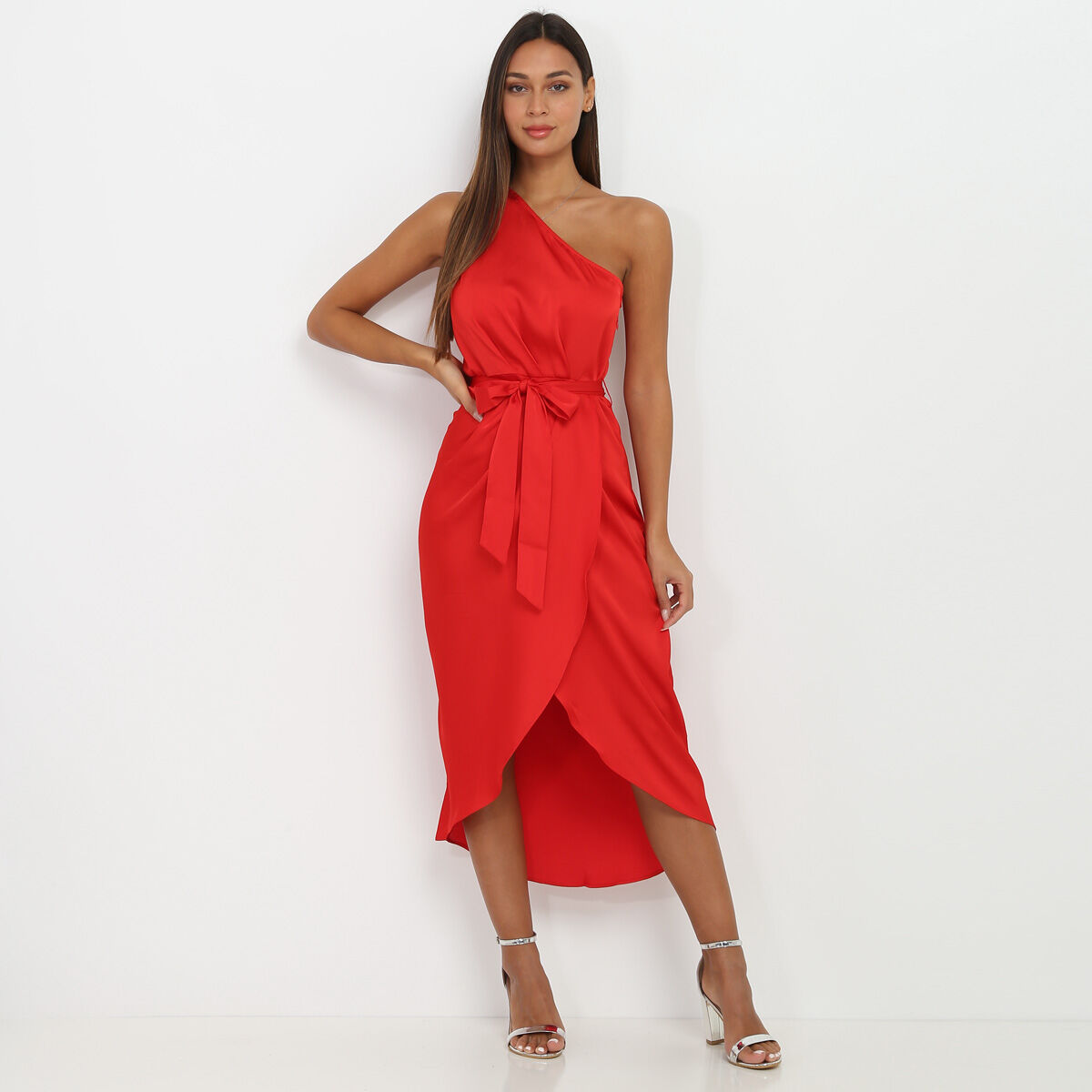 Robe 2025 asymétrique rouge