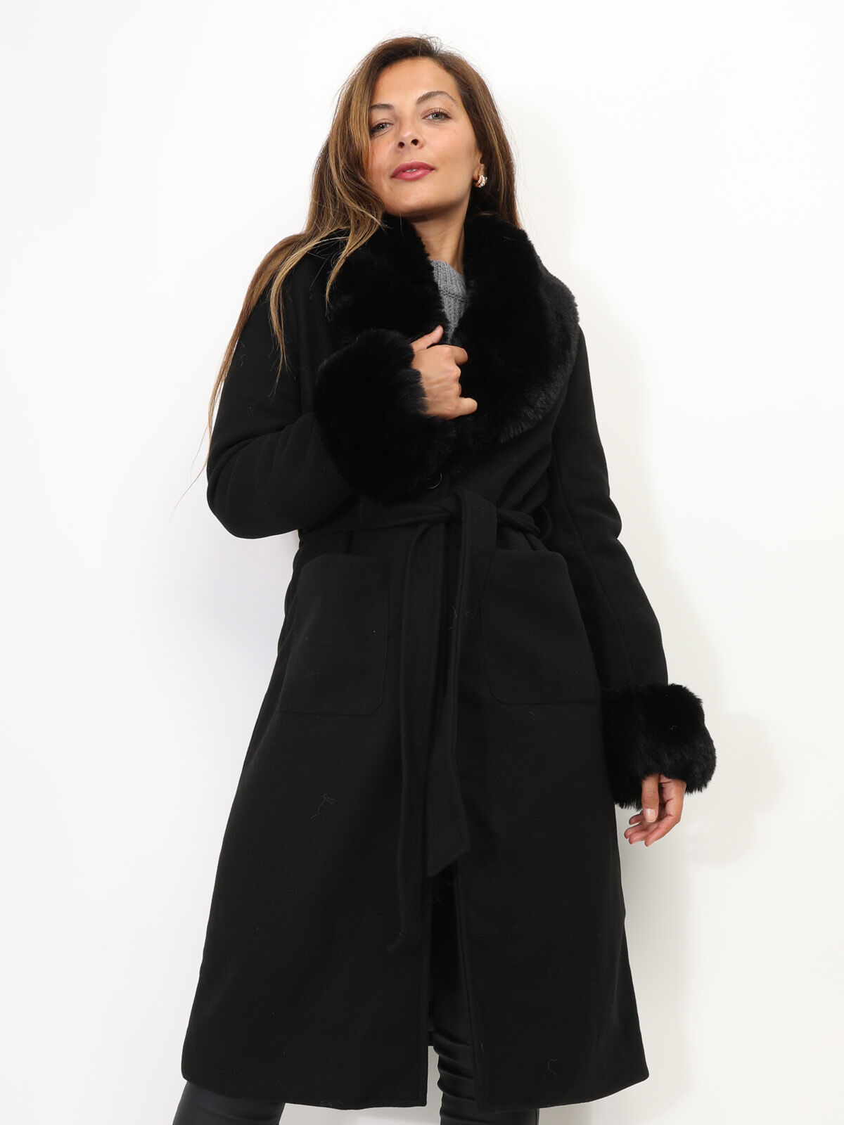 Manteau fourré sale