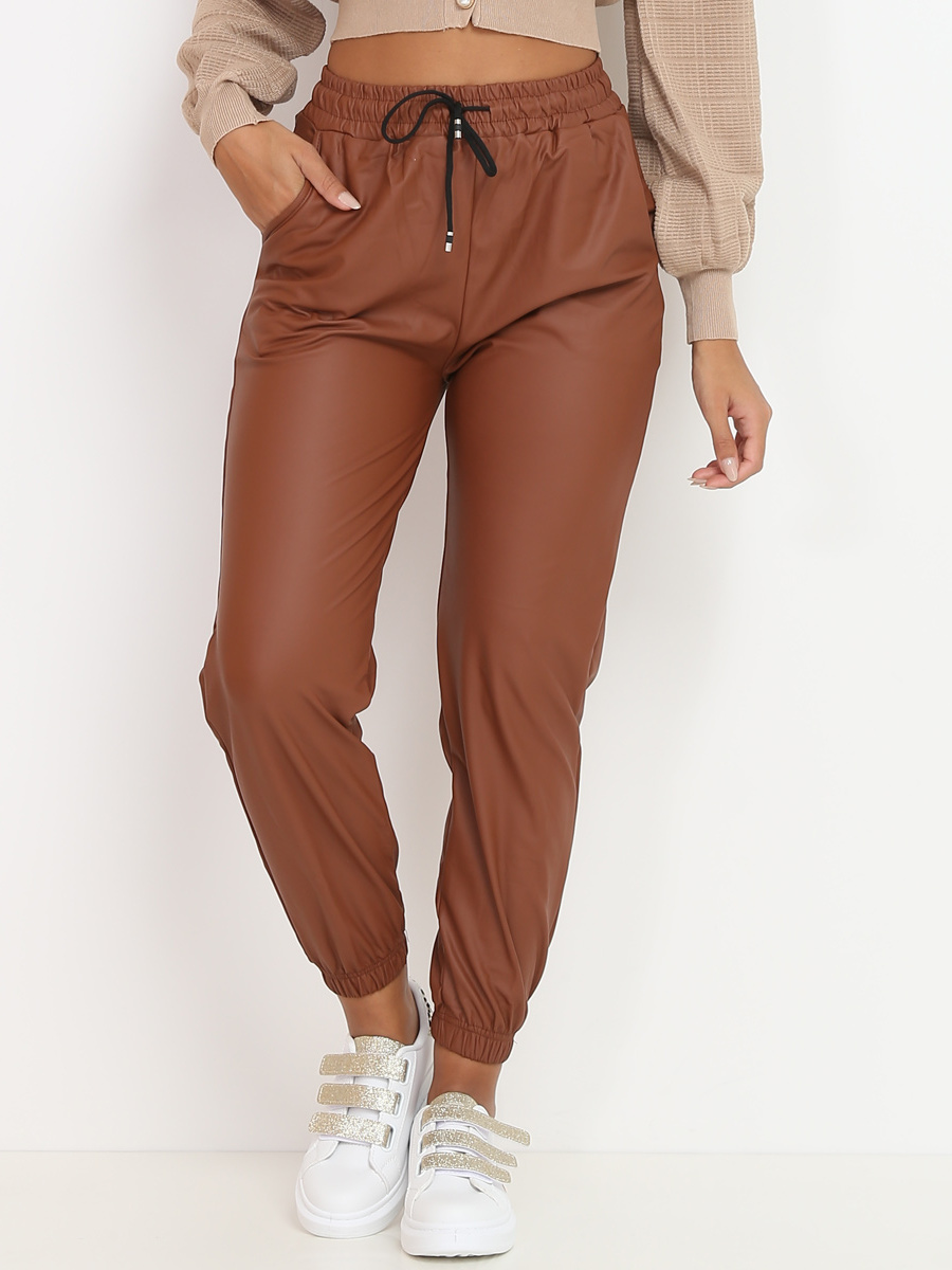 Pantaloni jogger in similpelle opaca image number 0