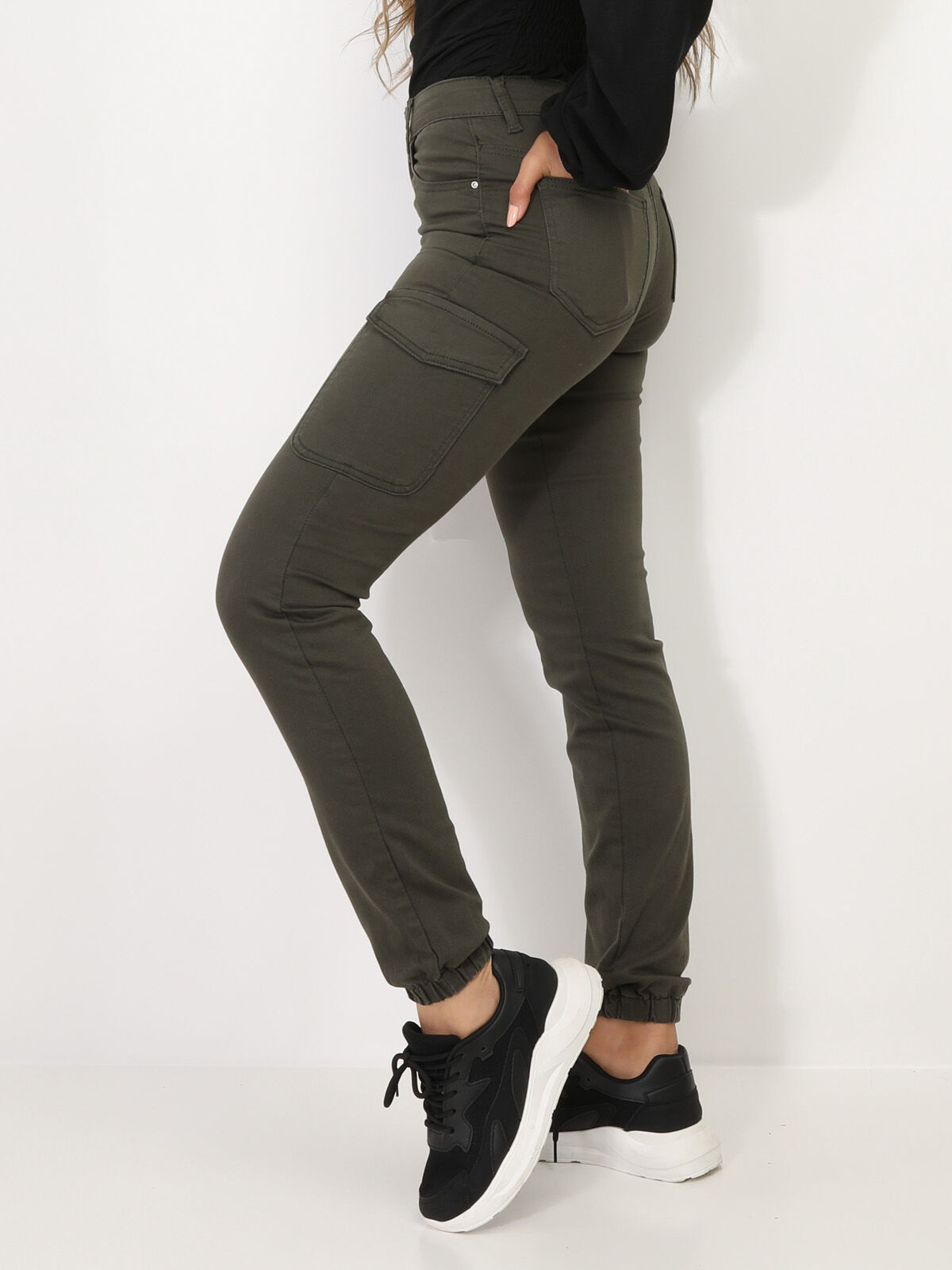 Pantalon slim couleur outlet femme